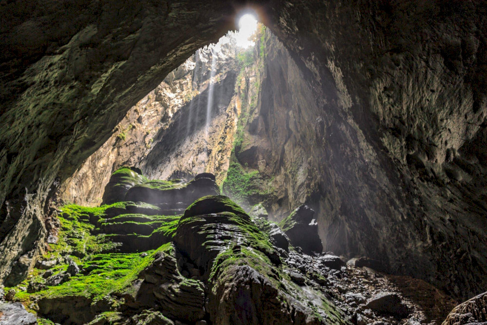 Each movement echoes throughout the cave, emphasizing the untouched and solemn atmosphere of this subterranean world 